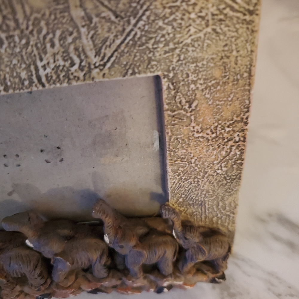 Small Elephant Mini Frame - Picture 3 of 8